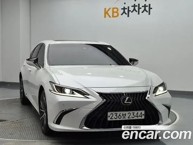 Lexus ES Luxury 2022