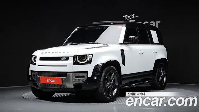Land Rover Defender 110 P300 X-Dynamic SE 2024