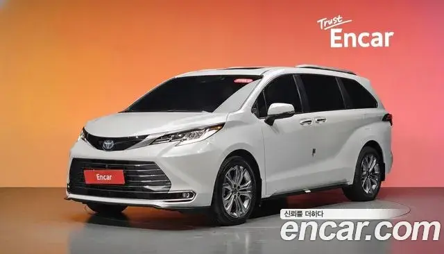 Toyota Sienna 2.5 Hybrid 2WD 2022