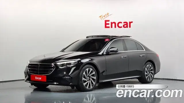 Mercedes-Benz E-Class E300 4MATIC Exclusive 2024