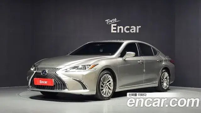 Lexus ES Luxury Plus 2021