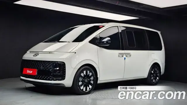 Hyundai Staria 4WD Lounge 9-Seater Inspiration 2024