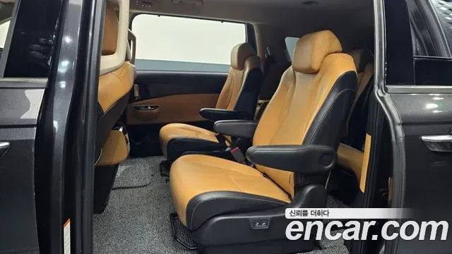 Kia Carnival Diesel 9-Seater Noblesse 2020 — фото 12