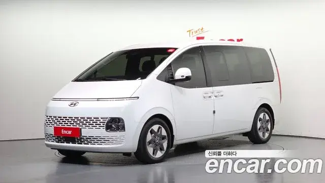 Hyundai Staria 4WD Tourer 9-Seater Modern 2022