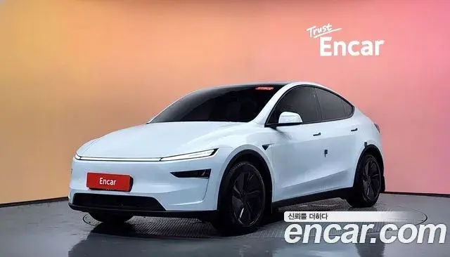 Tesla Model Y RWD 2025