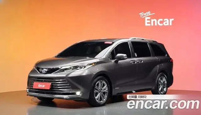 Toyota Sienna 2.5 Hybrid 2WD 2021