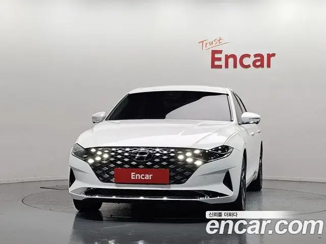 Hyundai Grandeur Le Blanc 2022