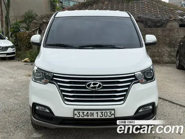 Hyundai Starex 4WD Urban 9-Seater Exclusive 2019