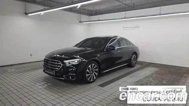Mercedes-Benz E-Class E300 4MATIC Exclusive 2025