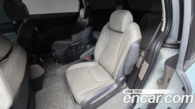 Kia Carnival HEV 9seater Nobless 2024 — фото 17