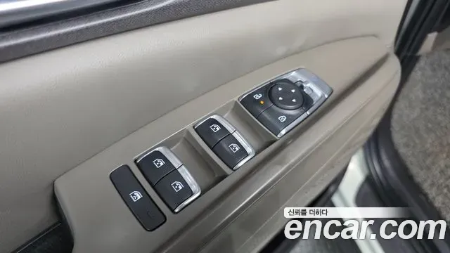 Kia Carnival HEV 9seater Nobless 2024 — фото 13