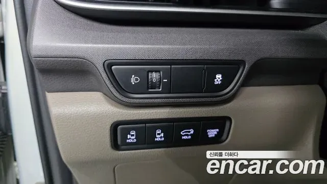 Kia Carnival HEV 9seater Nobless 2024 — фото 29