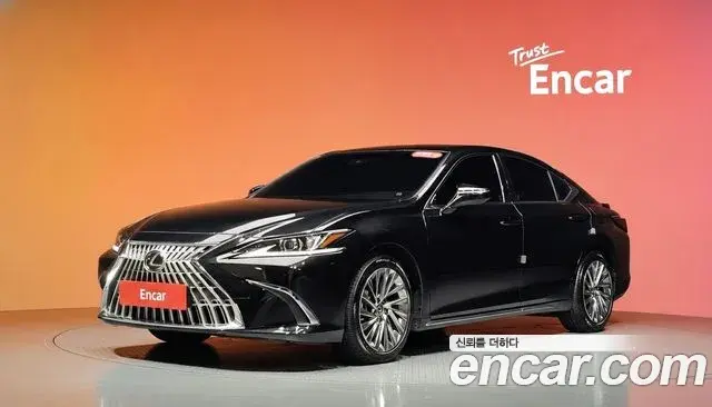 Lexus ES Luxury Plus 2025