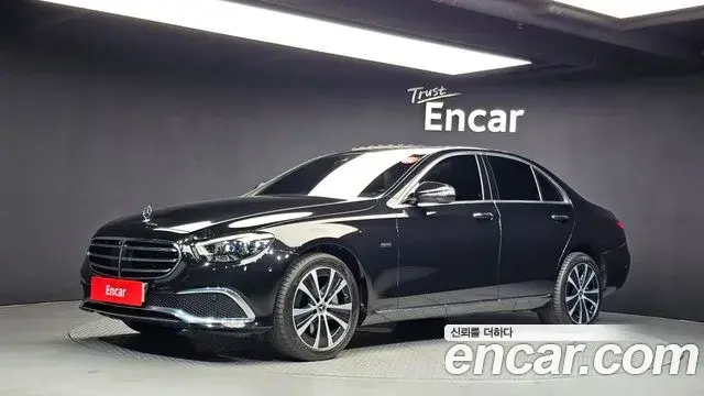 Mercedes-Benz E-Class E300e 4MATIC Exclusive 2020