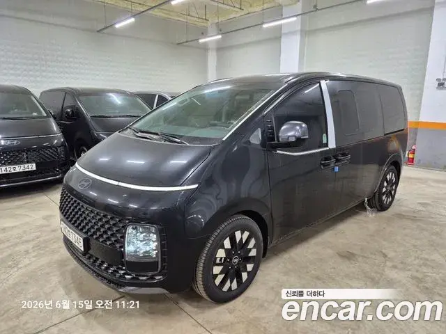 Hyundai Staria 4WD Lounge 9-Seater Prestige 2025