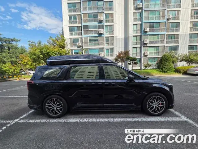 Kia Carnival Diesel 9-Seater Hi Limousine Signature 2024
