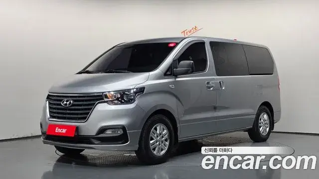Hyundai Starex Van 5-Seater Smart 2019