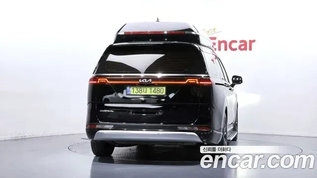 Kia Carnival Gasoline 4-Seater Hi-Limousine Signature 2022 — фото 4
