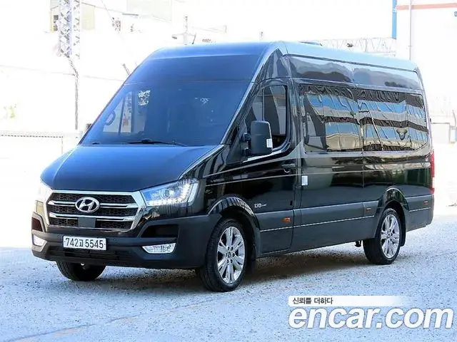 Hyundai Solati 15-seater Luxury 2024