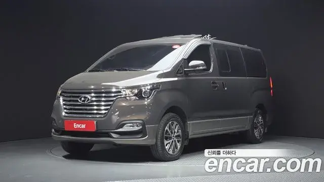 Hyundai Starex 4WD Urban 9-Seater Exclusive 2020