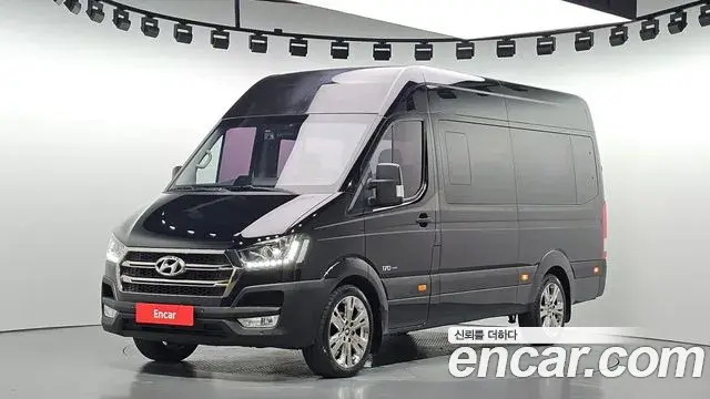 Hyundai Solati 15-seater Luxury 2020