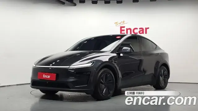 Tesla Model Y RWD 2025