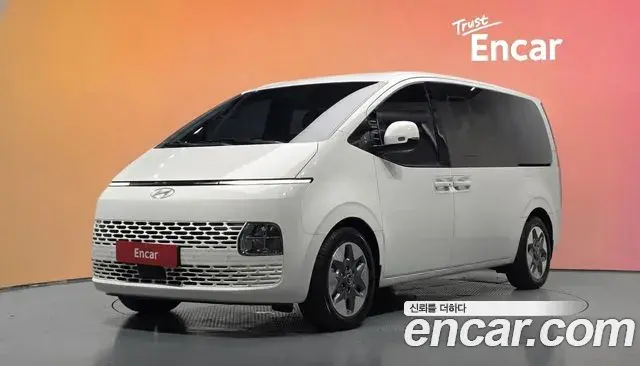 Hyundai Staria Tourer 11-Seater Modern 2024