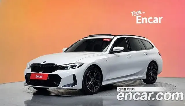 BMW 3-Series 320i Touring M Sports 2025