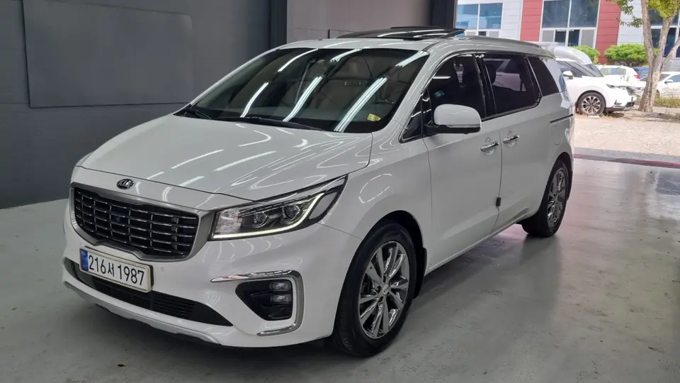 Kia Carnival 7-Seater Limousine President 2019