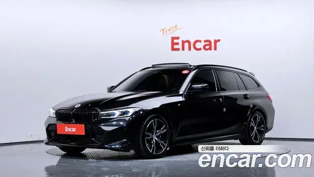 BMW 3-Series 320i Touring M Sports 2024