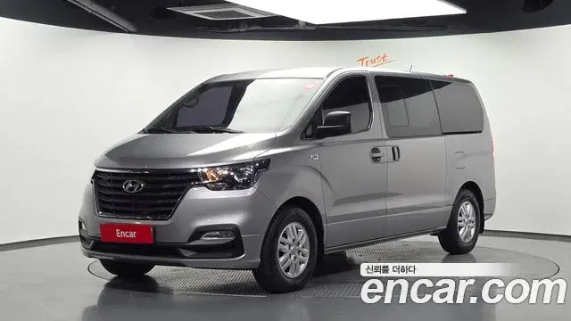 Hyundai Starex Van 5-Seater Modern 2019