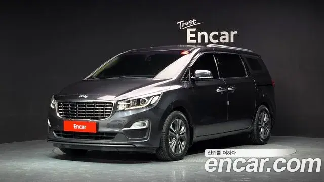 Kia Carnival 11-Seater Prestige 2019