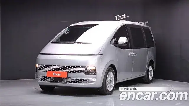 Hyundai Staria Tourer 9-Seater Modern 2025