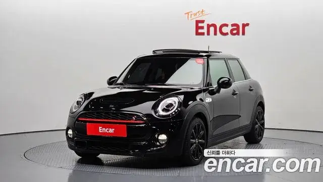 Mini Cooper 5Door Standard 3rd 2019