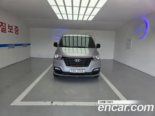 Hyundai Starex Van 3-Seater Smart 2019