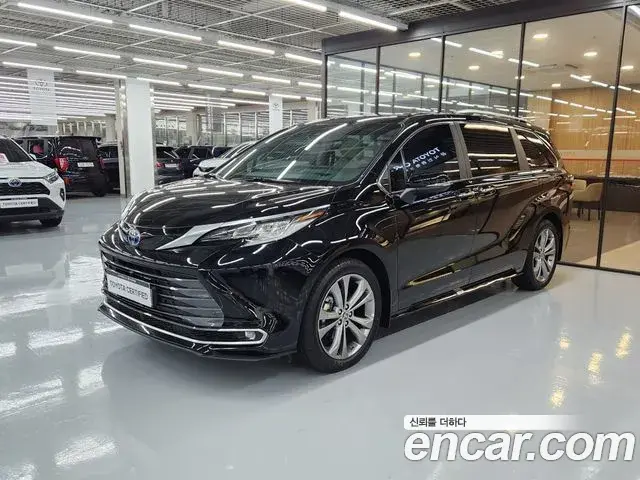 Toyota Sienna 2.5 Hybrid 2WD 2025