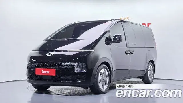 Hyundai Staria Tourer 11-Seater Modern 2025