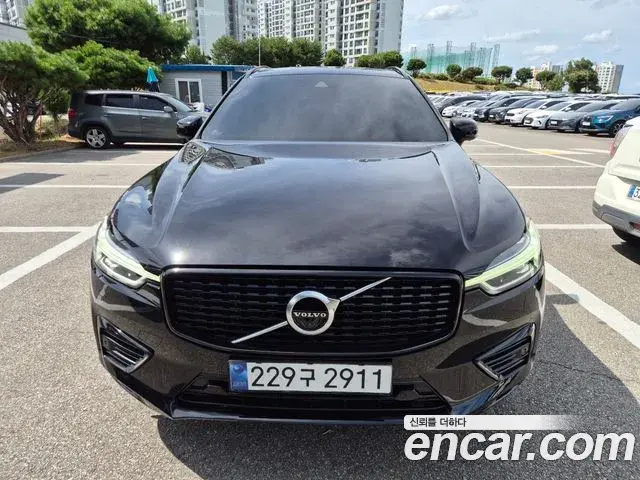 Volvo XC60 T8 R-Design 2021