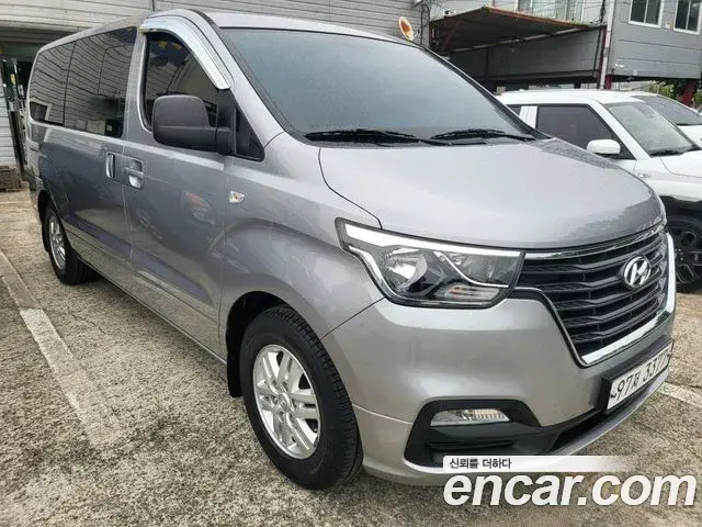 Hyundai Starex Van 5-Seater Modern 2019