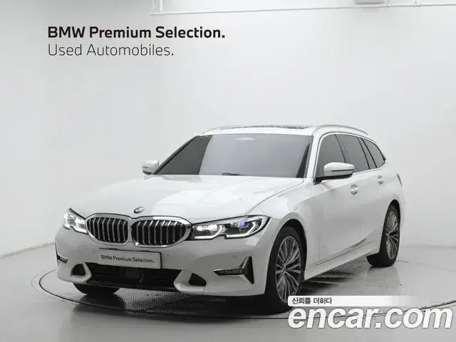 BMW 3-Series 320i Touring Luxury 2022