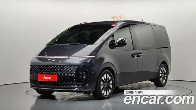 Hyundai Staria Lounge 9-Seater Prestige 2021