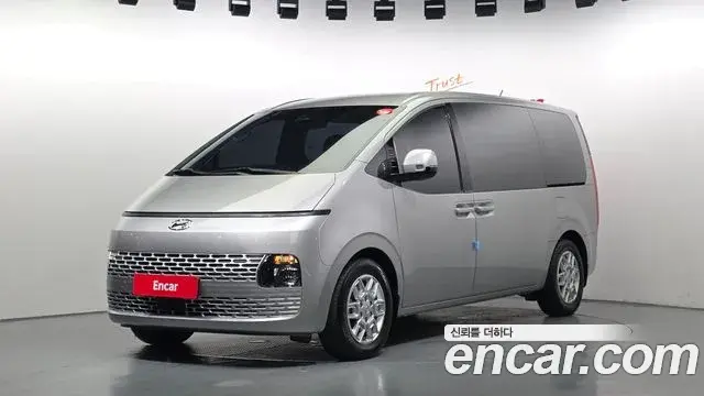 Hyundai Staria Tourer 11-Seater Modern 2022