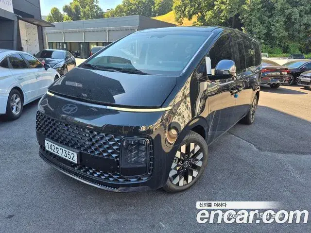 Hyundai Staria 4WD Lounge 9-Seater Inspiration 2025
