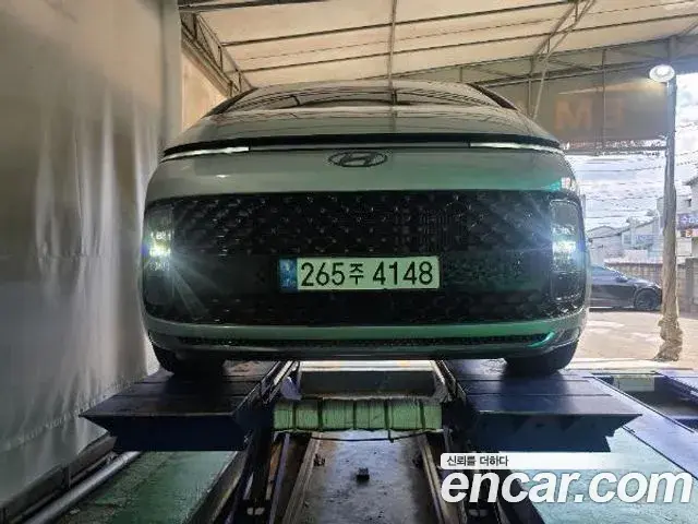 Hyundai Staria Lounge 9-Seater Prestige 2022