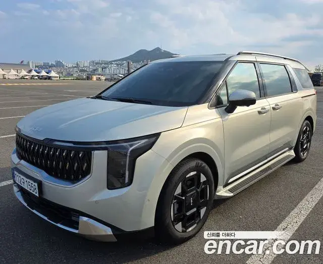 Kia Carnival HEV 7seater Gravity 2025