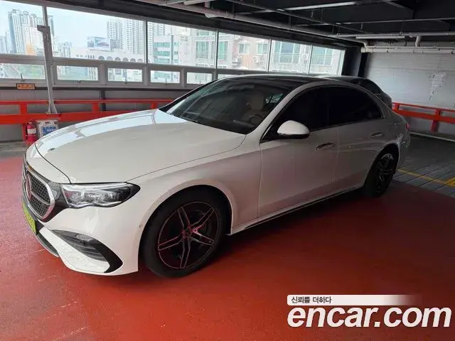 Mercedes-Benz E-Class E300 4MATIC AMG Line 2025