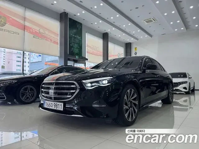 Mercedes-Benz E-Class E300 4MATIC Exclusive 2025
