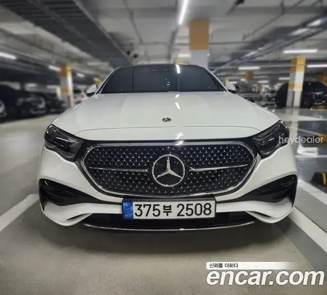 Mercedes-Benz E-Class E300 4MATIC AMG Line 2025