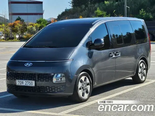 Hyundai Staria Tourer 11-Seater Modern 2021