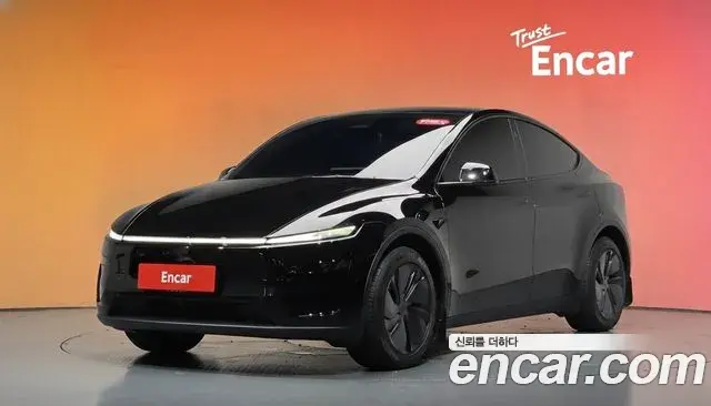 Tesla Model Y RWD 2025